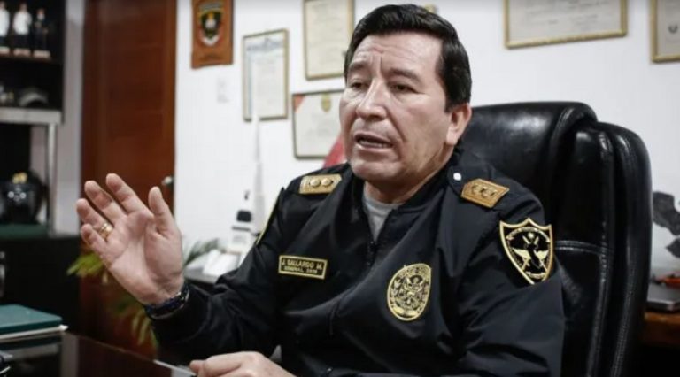 Exjefe de la Policía de Perú es detenido por presuntos ascensos irregulares