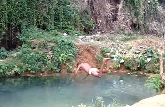 En La Zurza continúan bañándose en afluentes cercanos al río Isabela a pesar de recomendaciones por cólera
