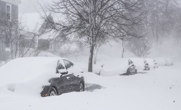 Aumentan a casi 50 muertos por la tormenta invernal en Estados Unidos