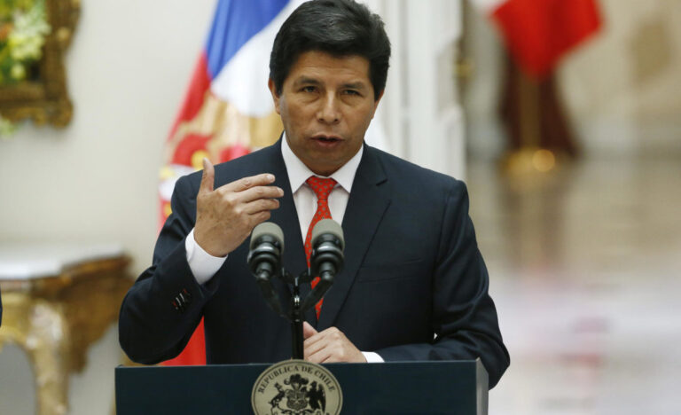 Expresidente Pedro Castillo de Perú permanecerá detenido por 18 meses