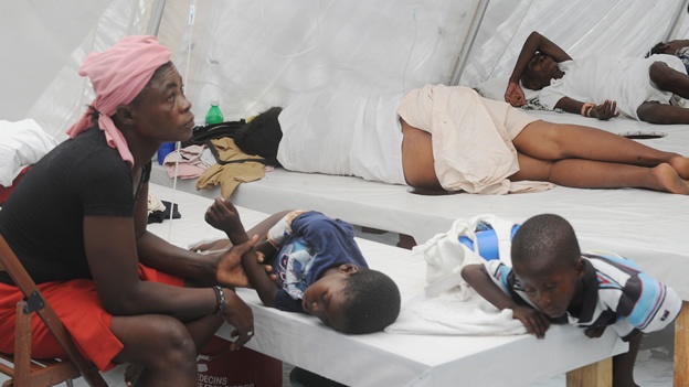 Haití supera las 300 muertes por cólera; abarca 10 departamentos