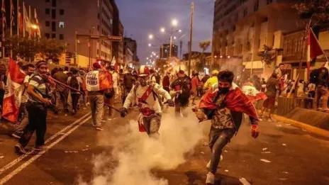 Aumentan a ocho los muertos en Perú tras protestas que exigen renuncia de la presidenta Dina Boluarte