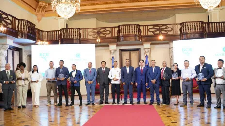 Ministro de la Presidencia encabeza entrega de Premios BCIE-solidarios a la Microempresa 2022