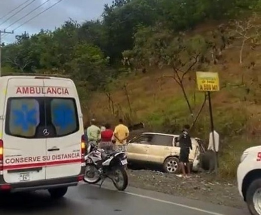 Dos muertos y dos heridos en accidente de tránsito en la autopista Duarte