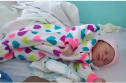 Niña robada en Maternidad de Los Mina es entregada a sus familiares