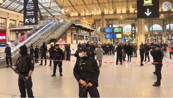 Al menos seis heridos en una estación de tren de París, Francia