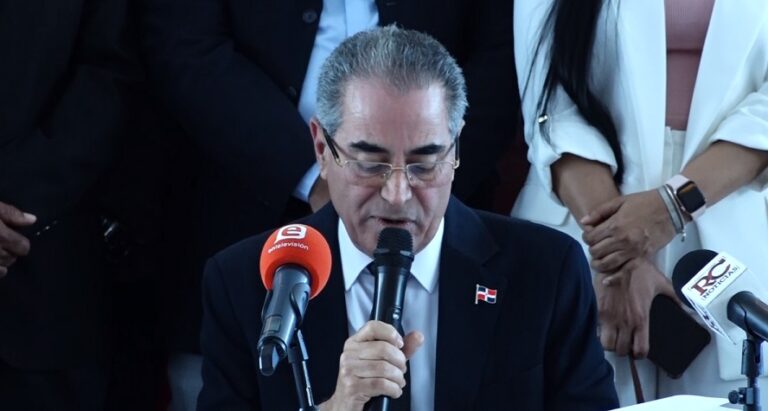 Presidente Luis Abinader remenea la mata; hace varias designaciones en tren gubernativo
