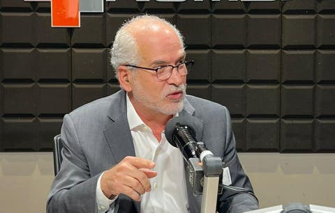Pancho Álvarez difiere de Carlos Pimentel sobre fideicomisos públicos