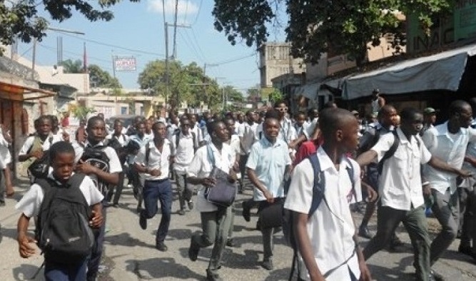Maestros de Haití amenazan con iniciar un movimiento de huelga
