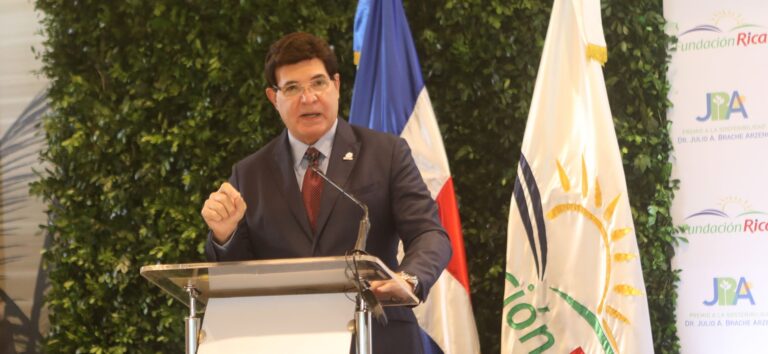 Julio Virgilio Brache asume presidencia de la AIRD; presenta retos de la industria