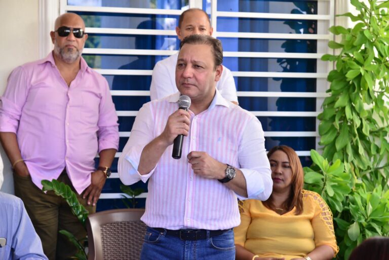 “El país necesita que se gobierne desde el mismo corazón de la gente”, dice Abel Martínez
