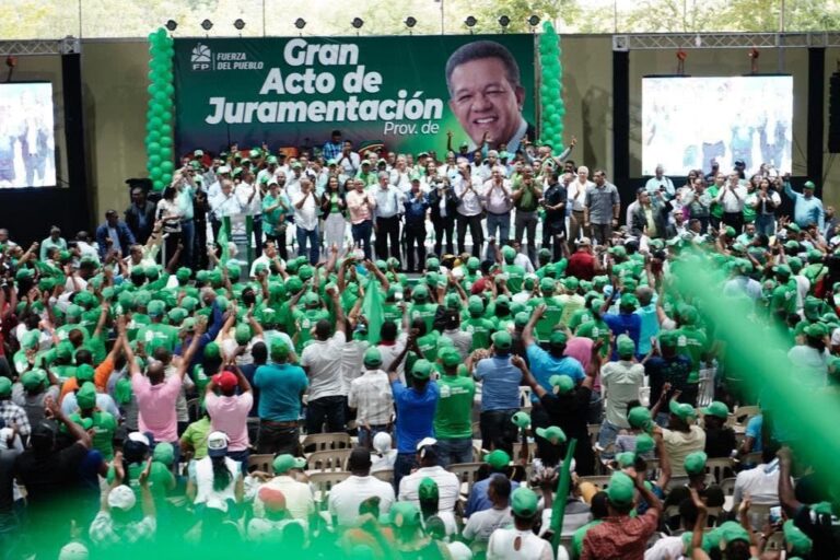 Leonel Fernández juramentará este domingo en SDN a ex miembros del PRM y de otros partidos