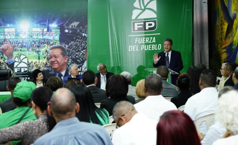 Leonel Fernaández asegura como los dirigentes de la Fuerza del Pueblo nadie se ha preocupado tanto por la UASD