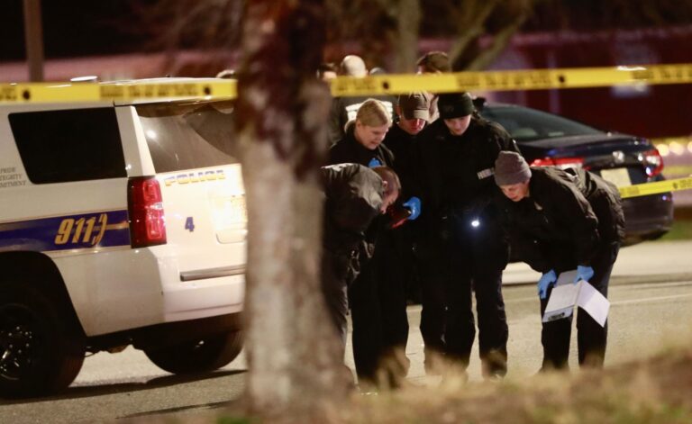 Tres muertos y 5 heridos en tiroteo Universidad Michigan
