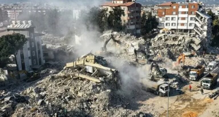 Sube a 44.330 la cifra oficial de víctimas mortales en Turquía y Siria