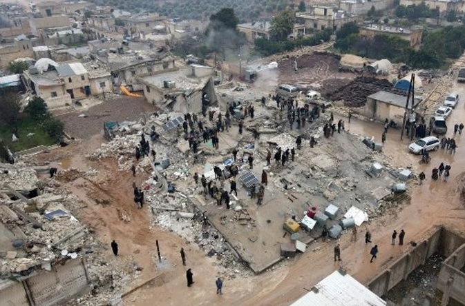 Pasan de 21,000 los fallecidos por sismo en región de Turquía y Siria