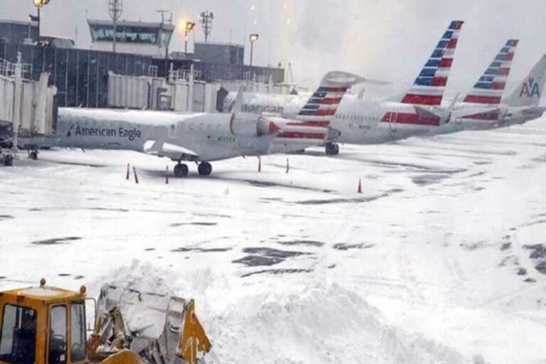 Tormenta invernal en Estados Unidos provoca cancelación de más de 1,500 vuelos