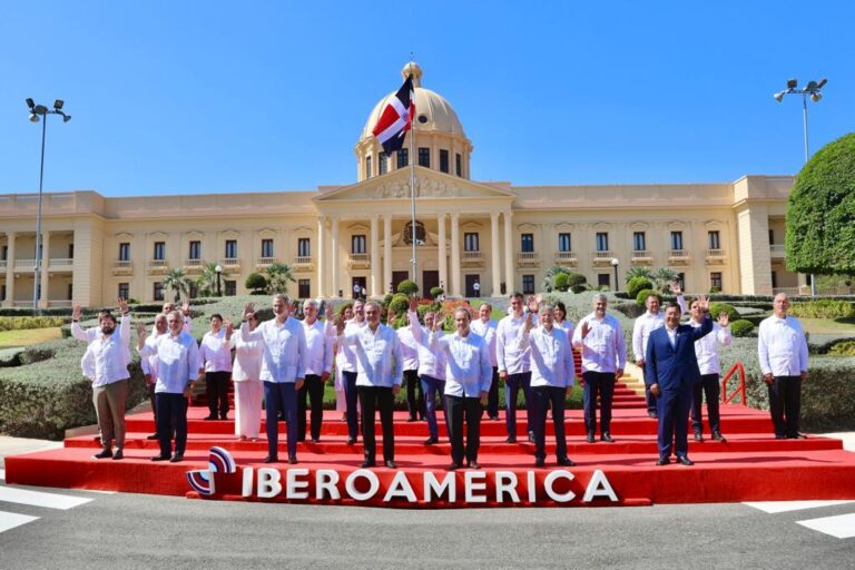 Concluye Cumbre Iberoamericana con metas en medioambiente, seguridad alimentaria y derechos digitales; Dignatarios aprueban la Declaración de Santo Domingo