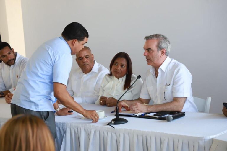 Presidente Abinader entrega 500 nuevos apartamentos en primera etapa del proyecto habitacional Mi Vivienda Feliz en San Luis