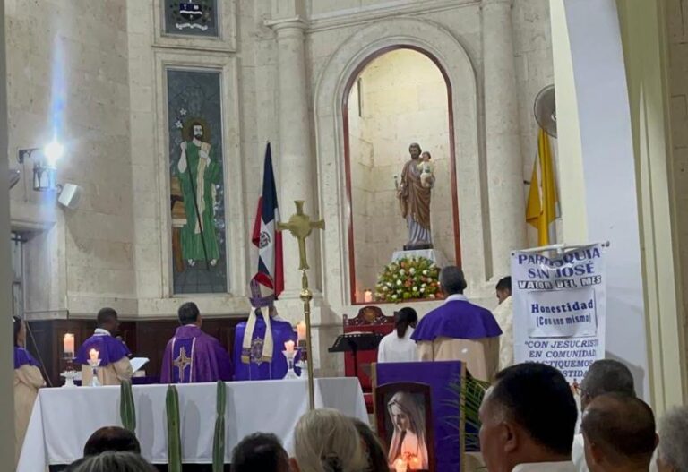 Obispo Masalles oficia misa en recordación empleados Propeep fallecidos en accidente