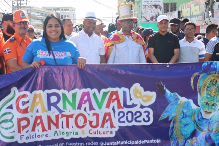 Carnaval de Pantoja: un derroche de música, color y cultura; Alcalde reconoce trayectoria del merenguero Omega