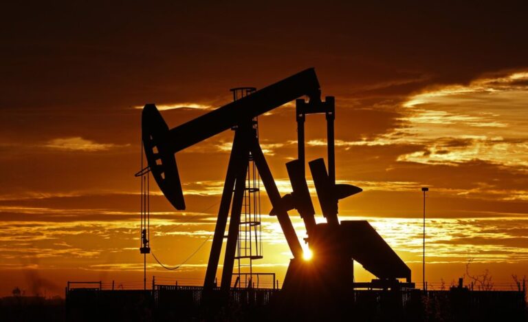 El crudo de la OPEP sube un 3 % y roza los 90 dólares por el conflicto en Oriente Medio
