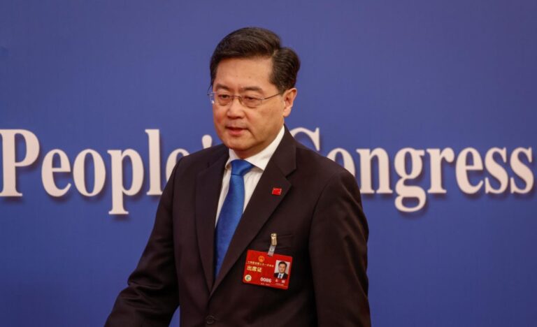 Pekín acusa a EEUU de crear crisis para “contener” a China