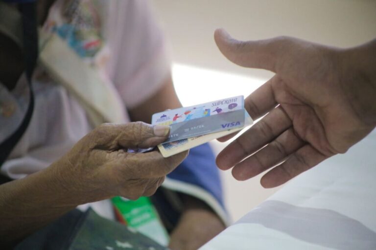 Gobierno inicia el lunes el reemplazo de tarjeta Supérate de banda magnética a chip electrónico
