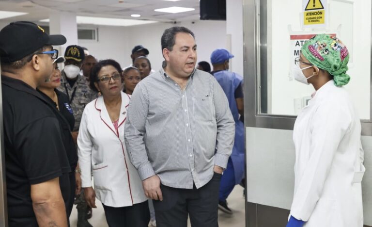 Hospitales del Gran Santo Domingo mantienen incidencias habituales, afirma Mario Lama