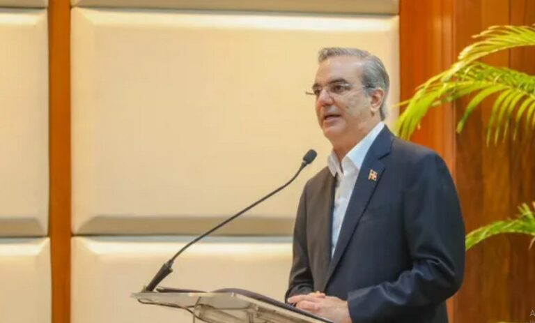 Presidente Luis Abinader espera duplicar economía dominicana en una década