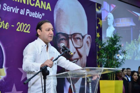 Abel Martínez conforma comisión para levantamiento aspiraciones municipales