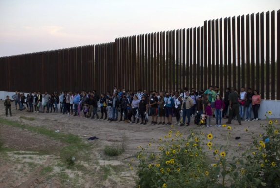 Las detenciones de migrantes en frontera sur de EEUU aumentan un 25% en marzo
