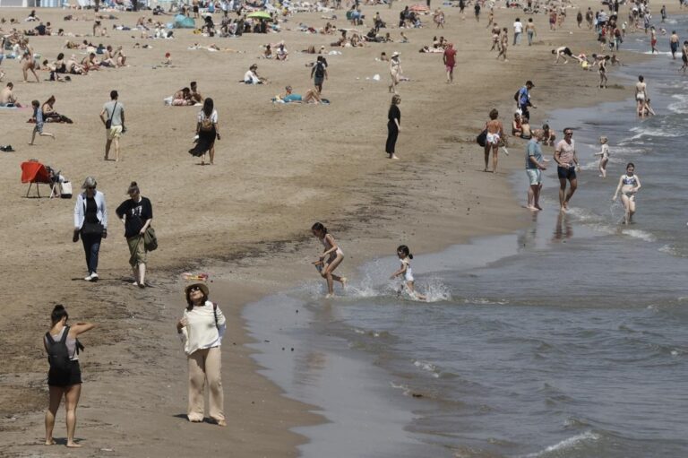 España sufre una ola de calor con temperaturas récord en un mes de abril