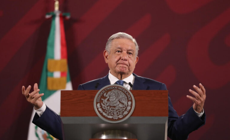 Presidente de México planea cerrar la agencia estatal de noticias Notimex