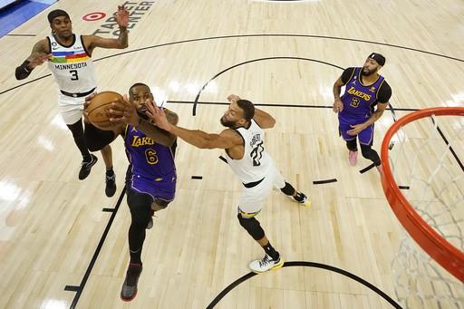 Lakers vencen a Wolves y los rebasan en el Oeste de cara a playoffs