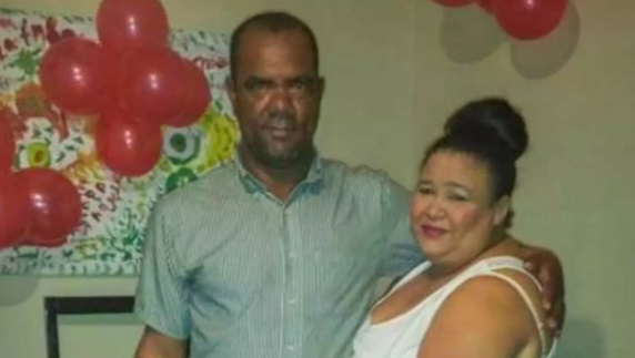 Acusado de triple asesinato en Bonao se introdujo varilla en el cuello en intento de suicidio