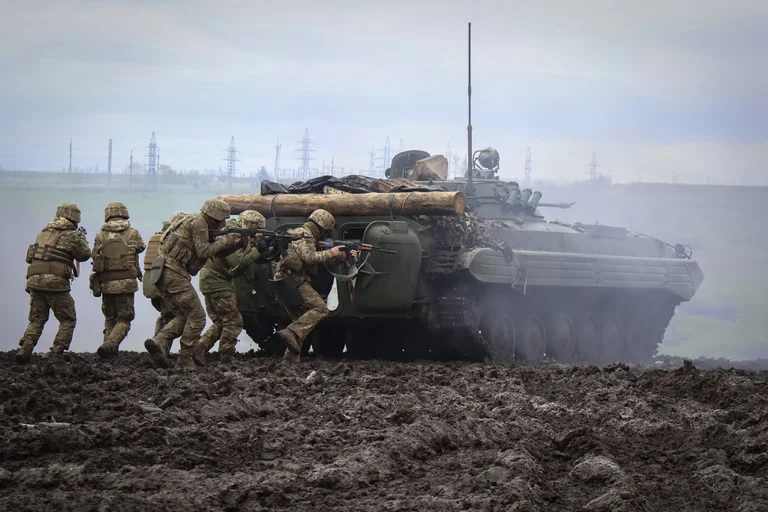 Ucrania inicia contraofensiva con la que espera ganar guerra a Rusia