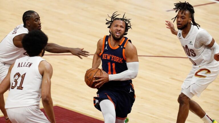 Los Knicks rematan a los Cavaliers y avanzan a siguiente ronda en playoffs de la NBA
