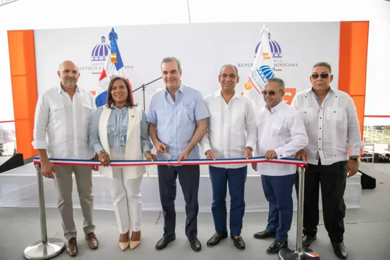 Presidente Abinader inaugura obras reconstruidas en la provincia Monseñor Nouel