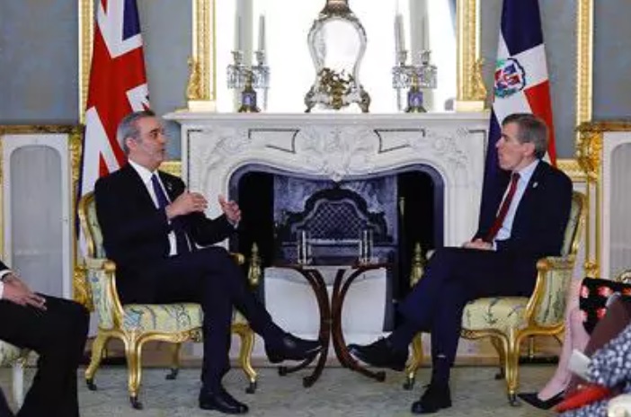Presidente Abinader se reunió en Reino Unido con David Rutley  y con la Baronesa Gloria Hooper