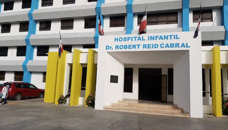 Al menos 32 niños son atendidos por dengue en el Robert Reid Cabral