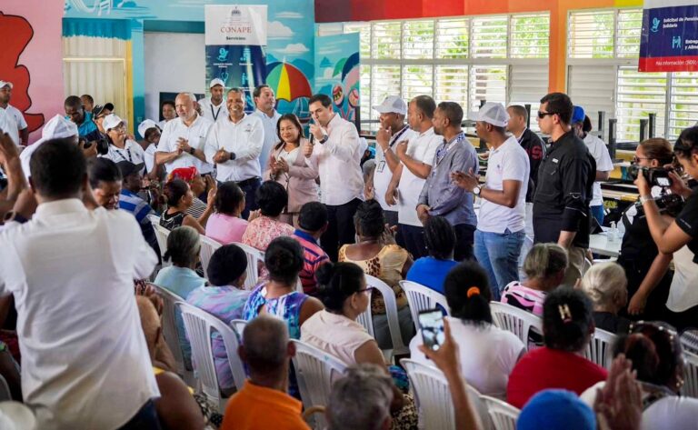 Roberto Ángel: “El presidente Abinader ha duplicado los esfuerzos para llevar las acciones sociales del gobierno a los más necesitados de RD”