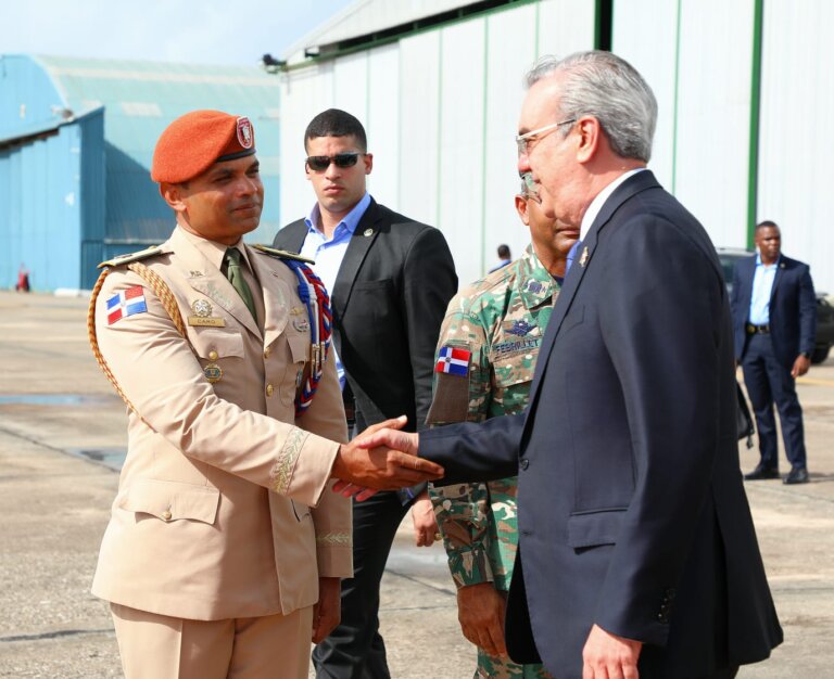 Presidente Abinader sale hacia Bahamas para participar en reunión de CARICOM