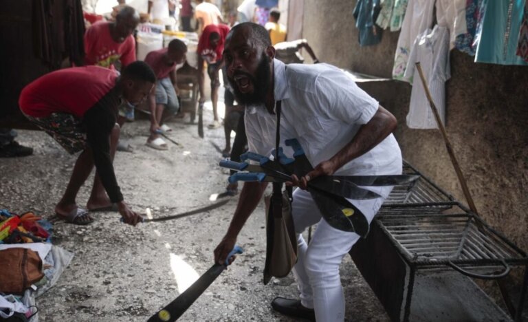 Pobladores armados en Haití contraatacan a pandilleros con justicia callejera brutal