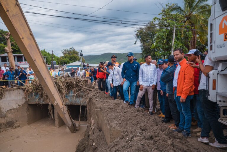 VIDEO-Gobierno acude en ayuda de familias de Azua, Neiba y Jimaní afectadas por las lluvias