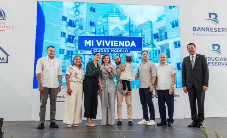 Raquel Peña y Ministro Bonilla entregan 500 apartamentos en “Mi Vivienda Ciudad Modelo”