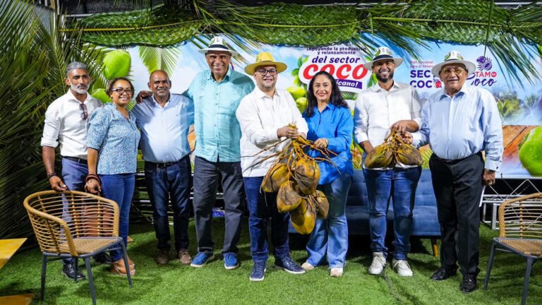 FEDA relanza la producción de coco; celebran festival en Nagua