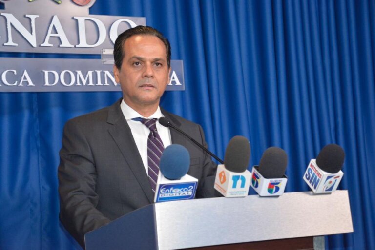 Iván Silva asume como vocero del PRD en el Senado