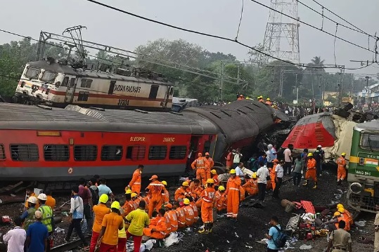 Según informe, un error humano causó el accidente de tren con 288 muertos en la India