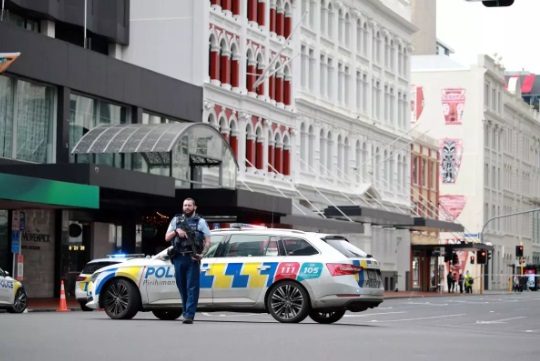 Un tiroteo con tres muertos empaña el inicio del mundial de fútbol femenino en Nueva Zelanda